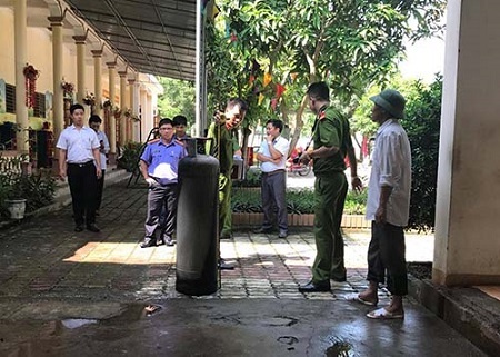 Bình gas bất ngờ phát hỏa, hơn 200 học sinh mầm non phải sơ tán