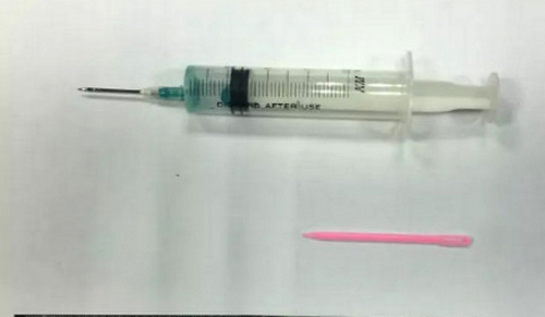 Bảo mẫu dùng kim tiêm đâm vào người trẻ: Che giấu sự tàn độc