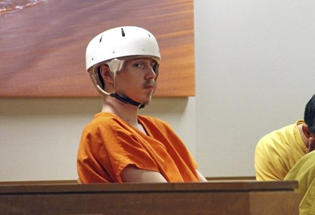 Tự tử, đạn trúng bạn gái