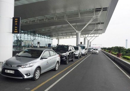 Đi sân bay Nội Bài chỉ 150.000 đồng, taxi hết thời “làm giá”