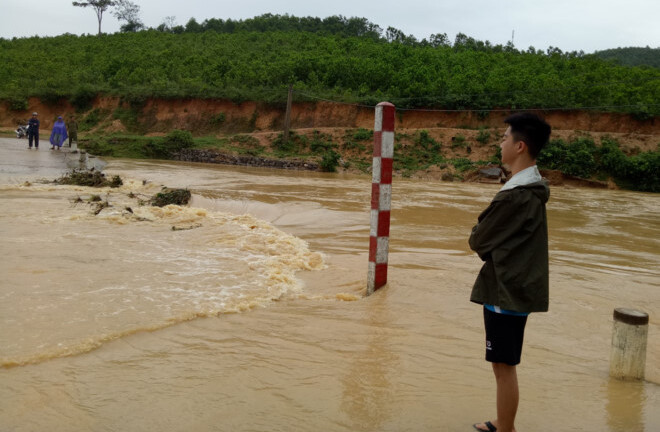 Mưa lớn kéo dài, nhiều xã miền núi Thanh Hóa bị cô lập