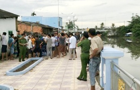 Phát hiện 2 thi thể trẻ em trôi trên sông ở Sóc Trăng