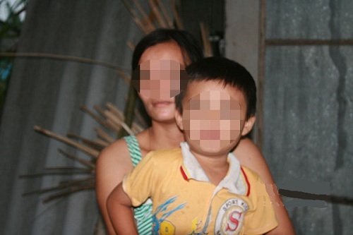 Hành trình trốn chạy của cô gái lỡ ký “hợp đồng” đẻ mướn với đại gia