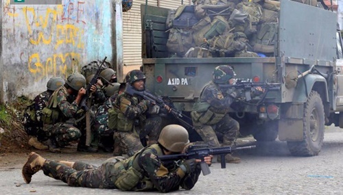 Chính phủ tăng binh, phiến quân thân IS tiếp cận trụ sở quân đội Philippines 