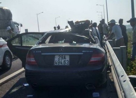 Tai nạn giao thông trên cao tốc Hà Nội- Hải Phòng: 4 người trên xe Mercedes tử vong