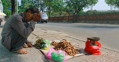 Rơi nước mắt với dòng chia sẻ giản dị của cậu trai 24 tuổi về người cha nghèo