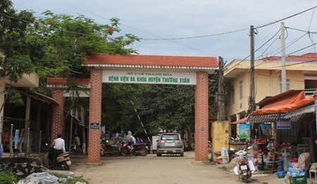 Phó giám đốc BV bị tố quan hệ bất chính, dùng clip nóng đe dọa người tình