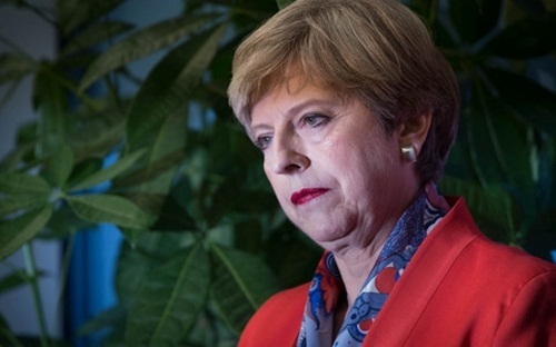 Thành lập được Chính phủ mới, tương lai của Thủ tướng Anh vẫn mịt mờ