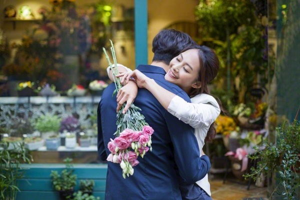 Muốn đàn ông không ngoại tình rất khó mà lại rất dễ