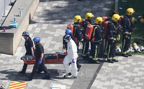 Chưa thể lục soát toàn bộ tòa nhà 27 tầng để tìm nạn nhân vụ cháy ở London