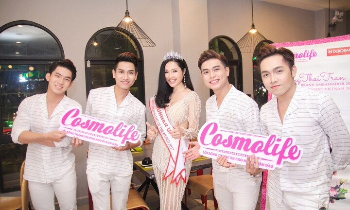 Á khôi Mai Diệu Linh cùng nhóm V.Music New đến chúc mừng Á hậu Lương Thái Trân