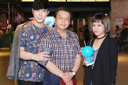 Nathan Lee lần đầu xuất hiện cùng người cha đại sứ và em gái ruột xinh như hotgirl