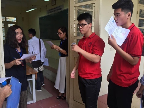 Sáng nay, hơn 860 nghìn thí sinh dự thi môn đầu tiên THPT quốc gia 2017