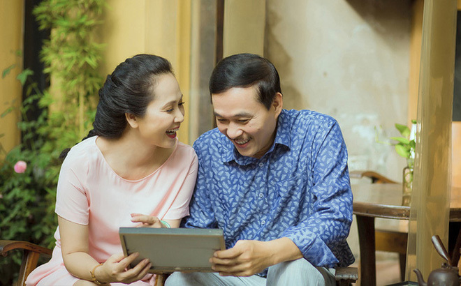 Vợ chồng nghệ sĩ Lan Hương & Đỗ Kỷ: Cuộc hôn nhân 30 năm gói gọn trong hai chữ Bình yên