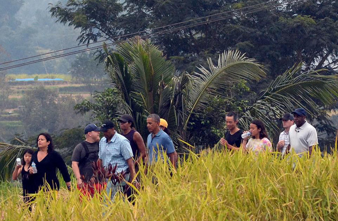 Gia đình cựu Tổng thống Obama đi nghỉ dưỡng ở Indonesia