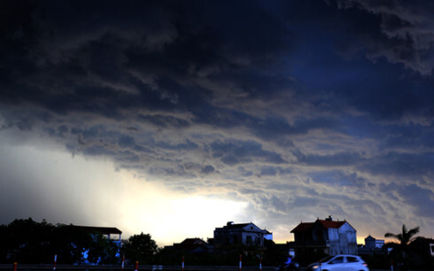 Dự báo thời tiết ngày 3/7: Bắc Bộ và Nam Bộ mưa dông đầu tuần