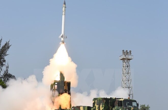 Ấn Độ thử thành công tên lửa tầm ngắn có thể tấn công nhiều mục tiêu