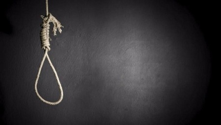 Cán bộ tín dụng xã chết trong tư thế treo cổ