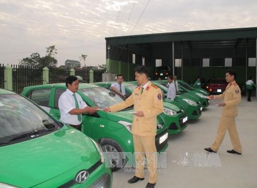 Xử phạt xe không giấy tờ gốc: Chủ xe và ngân hàng như 