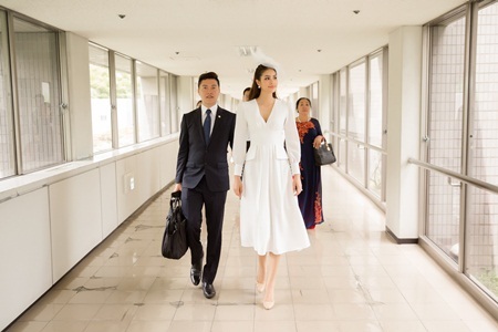 Phạm Hương thăm Lãnh sự quán Việt Nam tại Fukuoka, Nhật Bản