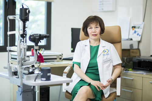 TS. Bích Ngọc: Hơn 30 năm cống hiến cho đôi mắt, sáng cả một tấm lòng