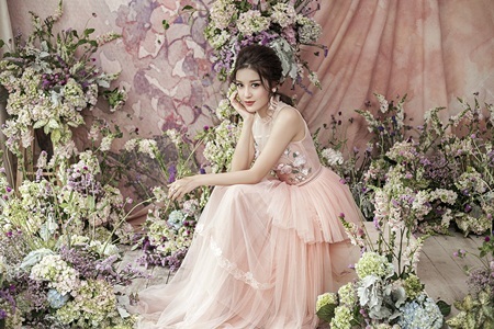 Trước thềm Miss Grand International, Huyền My khoe nhan sắc xinh đẹp như công chúa