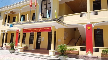 Cán bộ đi nghỉ mát trong ngày làm việc, trụ sở vắng bóng người