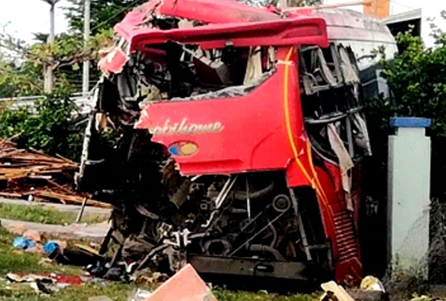 Vụ tai nạn liên hoàn 3 xe khách làm 20 người thương vong: Cả 3 xe đều còn hạn đăng kiểm