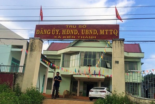 Cách chức chủ tịch xã sử dụng bằng THPT giả