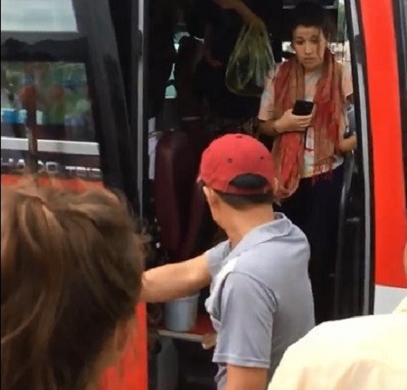 Nguyên nhân phụ xe khách ném đồ, đuổi khách Tây ở Nha Trang