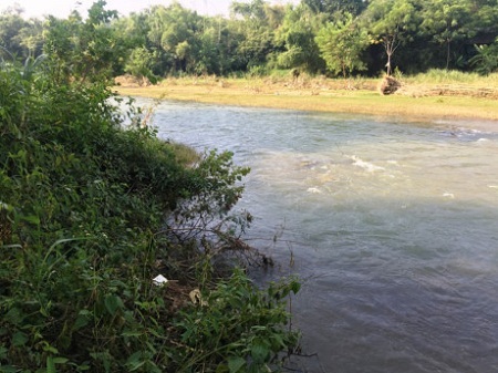 Bé trai hơn 2 tuổi