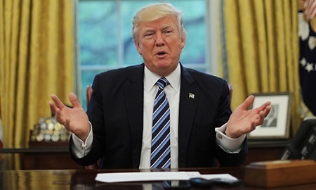 Tổng thống Trump dọa cắt trợ cấp hàng loạt công ty Mỹ nếu không hủy Obamacare