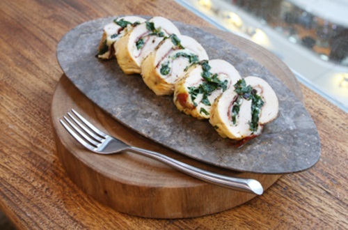 Gà cuộn cải bó xôi - món ăn dinh dưỡng giúp bạn trẻ lâu