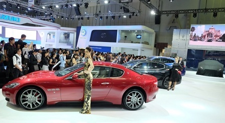 Ôtô nguyên chiếc nhập khẩu về Việt Nam giảm kỷ lục