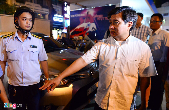 Ông Đoàn Ngọc Hải tiếp tục xuống đường dẹp vỉa hè quận 1