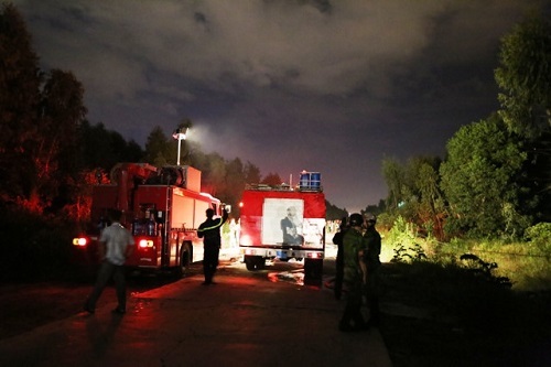 Cháy lớn tại khu rừng thông gần sân bay Đà Nẵng