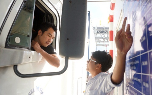 BOT Cai Lậy: Tài xế đòi trạm về đúng chỗ, Giám đốc nói không!