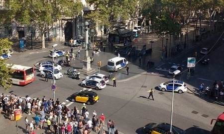 Hiện trường kinh hoàng vụ khủng bố ở Tây Ban Nha khiến 13 người chết