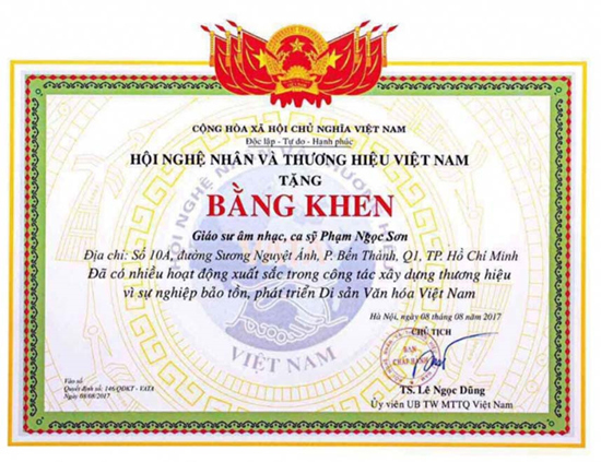 Bộ Công Thương yêu cầu báo cáo việc tặng bằng khen 