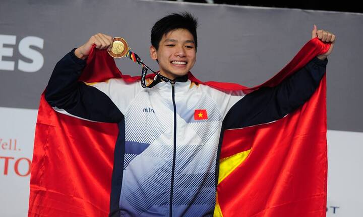 Kình ngư 15 tuổi Việt Nam đạt HCV, phá kỷ lục SEA Games tồn tại 14 năm