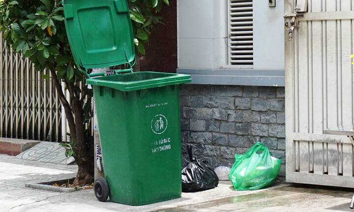 Phát hiện thi thể bé trai sơ sinh trong thùng rác ở Sài Gòn