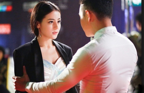 Cần tiền phẫu thuật cho mẹ, cô gái chấp nhận trao thân cho ông chủ