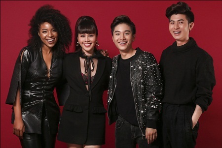 Bốn NTK Việt chung tay đưa lãnh Mỹ A trở lại sàn diễn thời trang