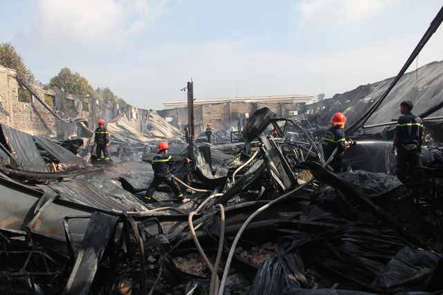 Cháy công ty sản xuất bật lửa, thiệt hại hàng tỷ đồng