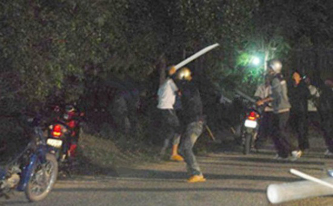 Hà Nội: Nhóm thanh niên hỗn chiến trên phố gây náo loạn