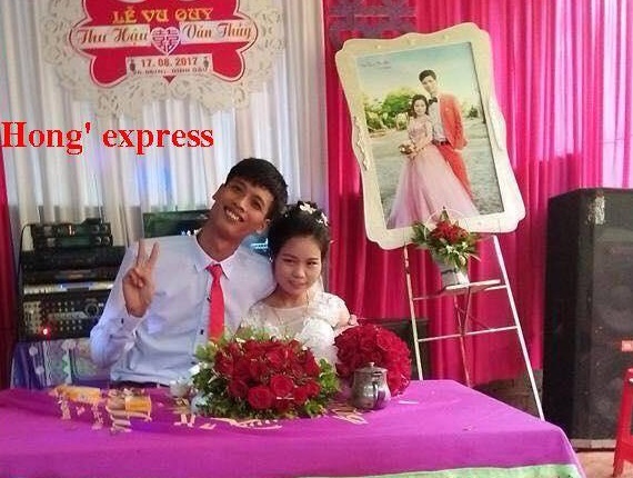 Chàng 1,83m - Nàng 1,39m: Tình yêu san bằng “cao - thấp”