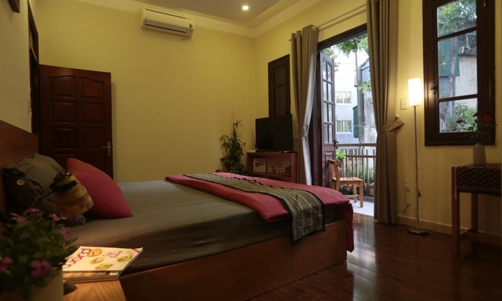 Thưởng ngoạn cuộc sống phố cổ ở “Cỏ ba lá”