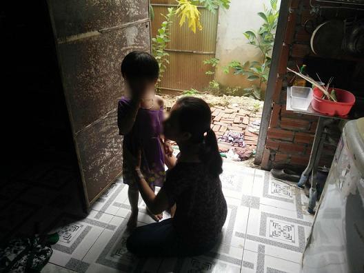 Người mẹ tố bị hiếp dâm làm đơn xin đi tù: Luật sư nói gì?  