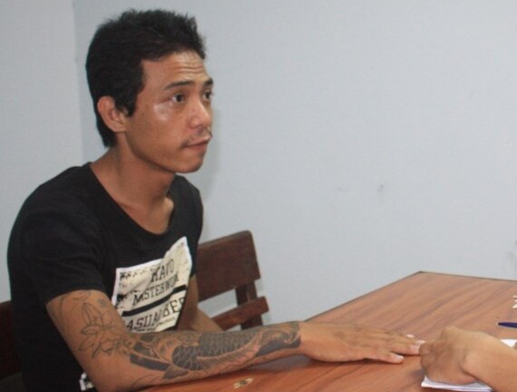 Thanh niên xăm trổ đột nhập phòng trọ, dọa giết cô gái để cướp