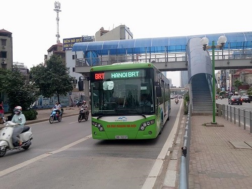 Xe buýt nhanh BRT có quá tải trong giờ cao điểm?